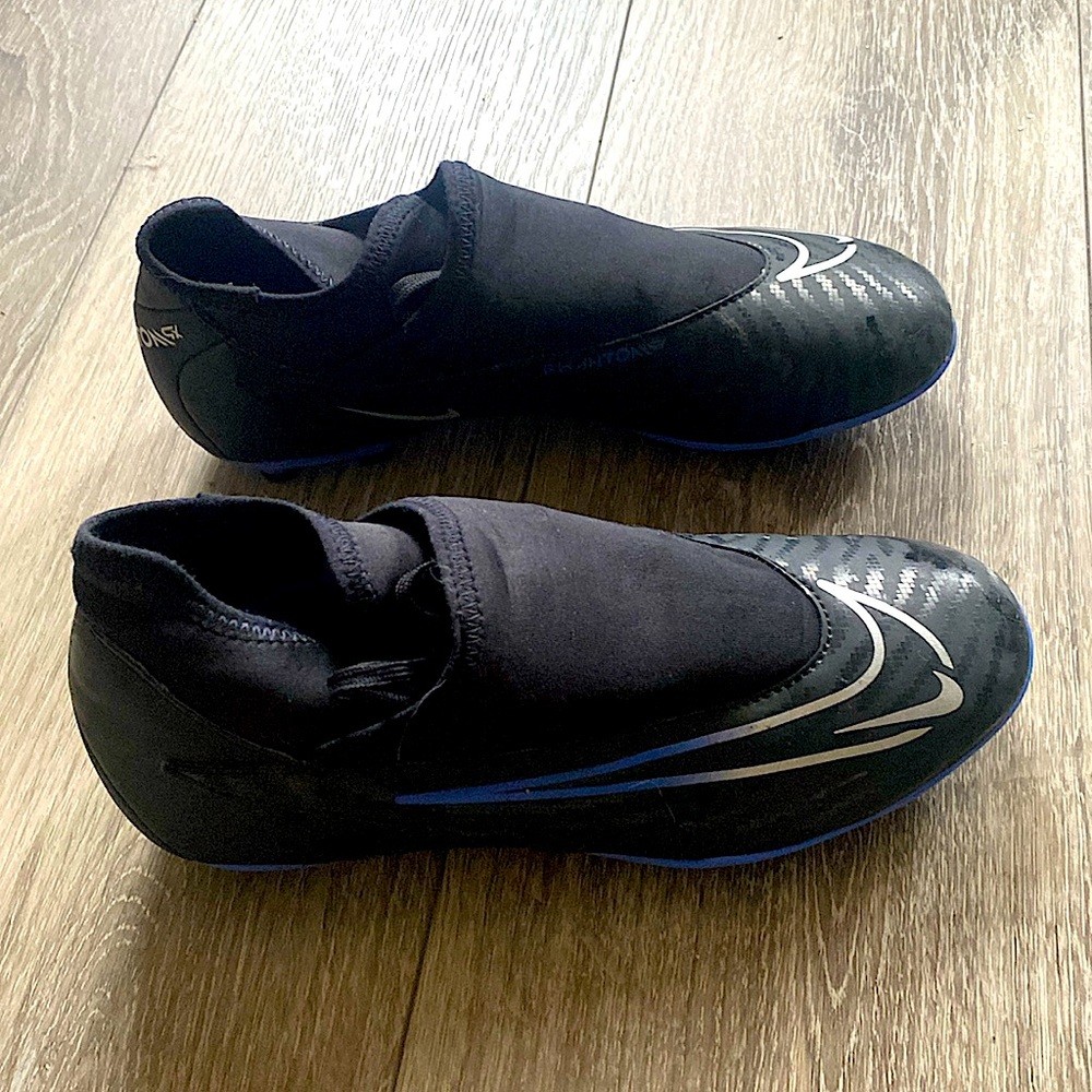 Nike Phantom’s soccer cleats!